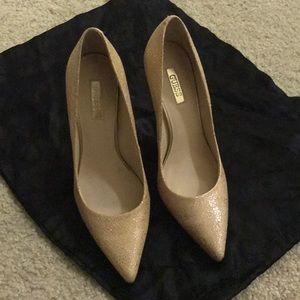 Guess gold nude pumps